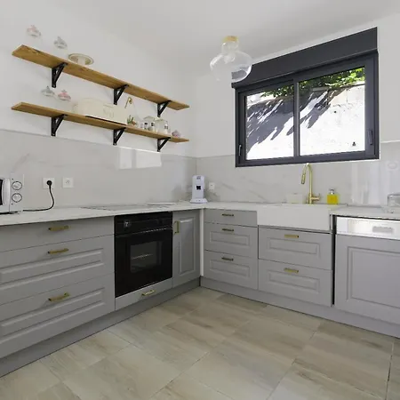 Charmante Maison Avec Piscine Willa Bessan
